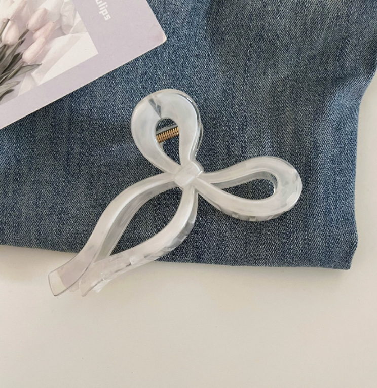 Jelly Bow Claw Clip in Clear