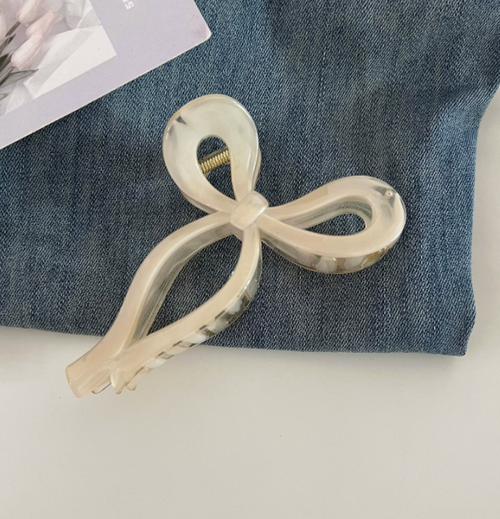 Jelly Bow Claw Clip in Cream