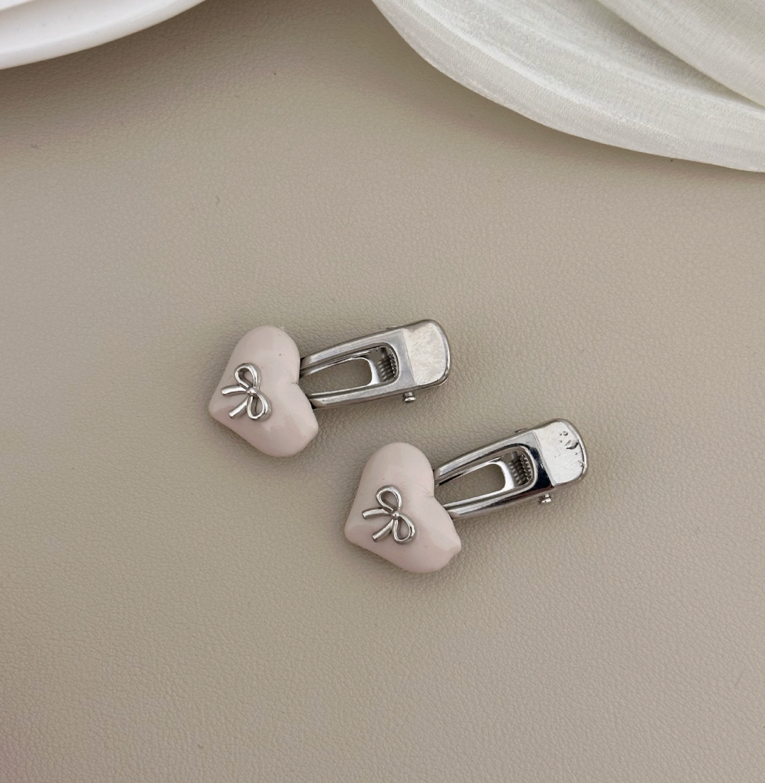 Pastel Bow Hair Clip in Cream